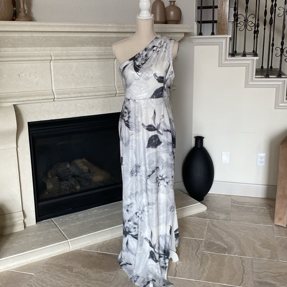 Calvin Klein Floral Evening Gown - Picture 9 of 17